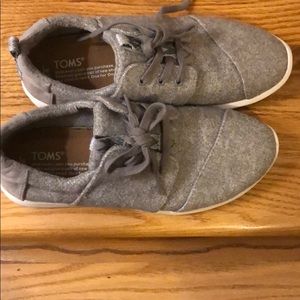 Toms sneakers